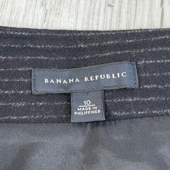 Banana Republic Wool Blend Black w/ Gray Pinstripe Short Pencil Skirt 10 - Picture 3 of 12